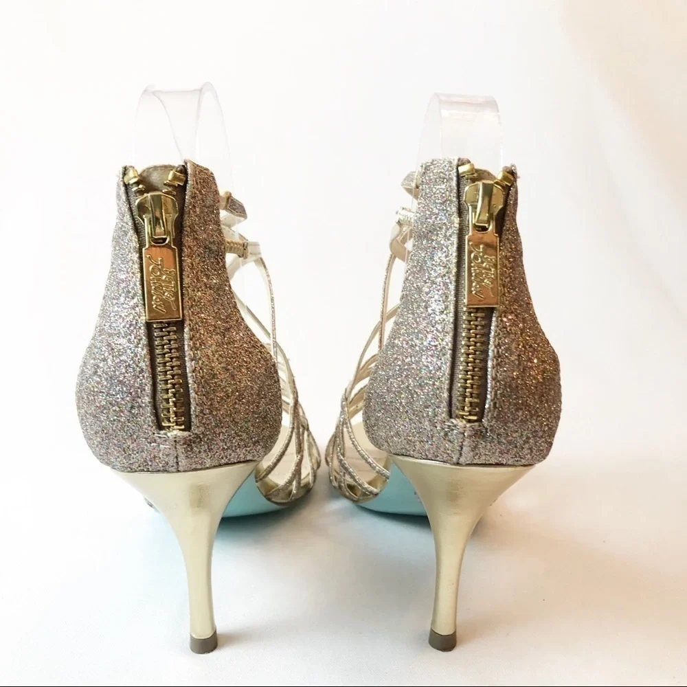 𝅺BLUE By Betsy Johnson SB Crown Dress Pump